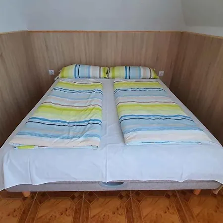 9 * Zamárdi