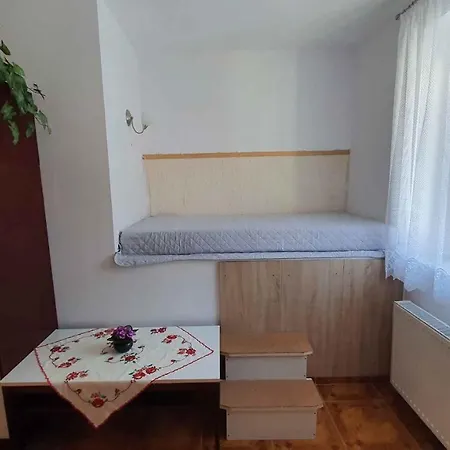 Apartamento 9 *