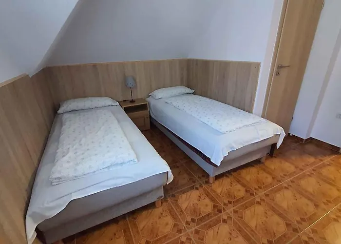 9 * Zamárdi